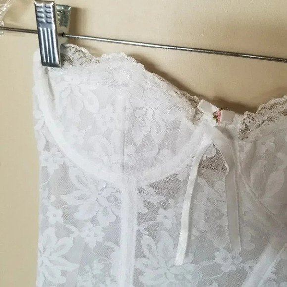 VINTAGE La Vie En Rose Satin Lace Bustier Corset White  36B - Picture 4 of 12